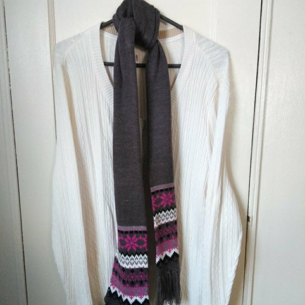 White sweater with scarf - Size 1X